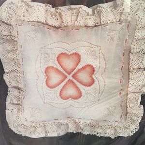 Vintage 80s candlewicking ruffled Pillow kit BoHo Country hearts 14” V-Day ❤️